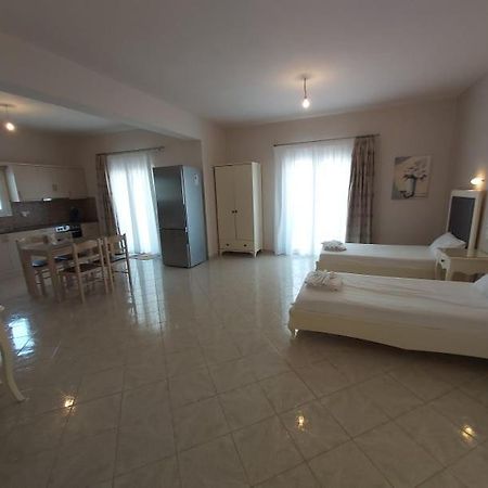 Konstantinos Apartments Ammoudia Exteriér fotografie