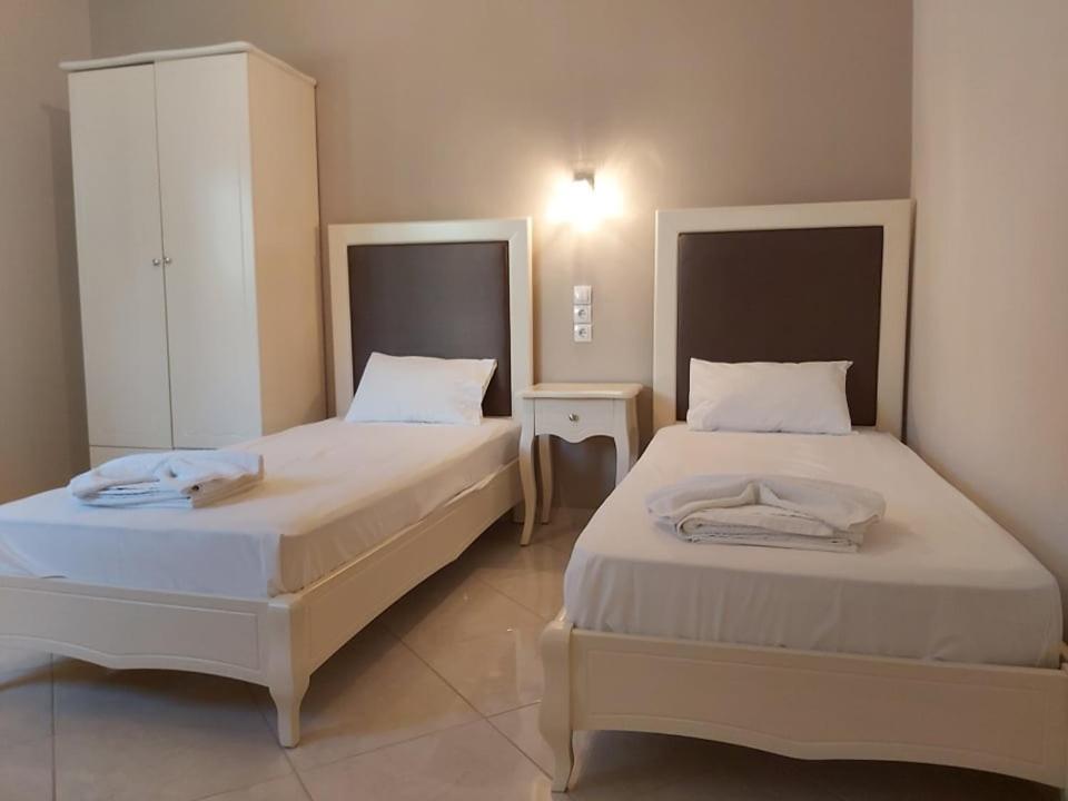 Konstantinos Apartments Ammoudia Pokoj fotografie