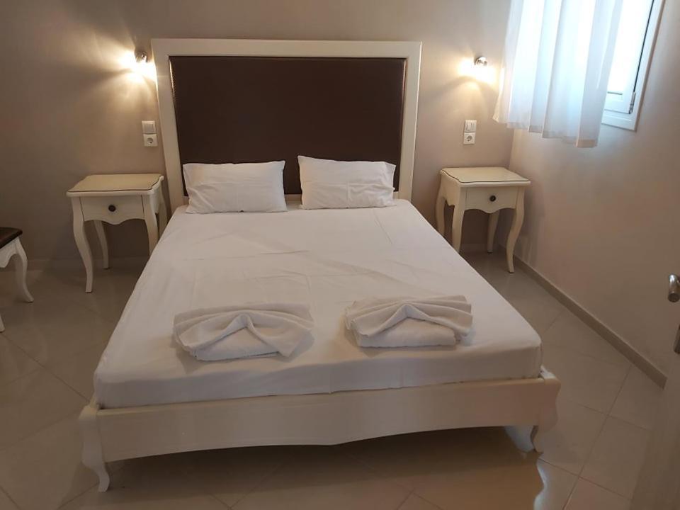 Konstantinos Apartments Ammoudia Pokoj fotografie